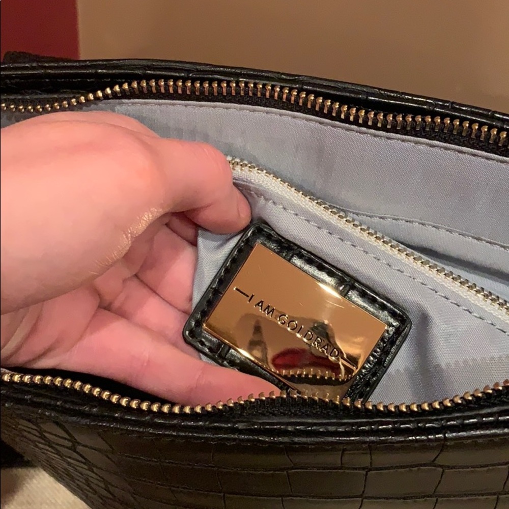 EUC Leather Crossbody Purse w/ Gold Chain ✨ - Picture 12 of 15